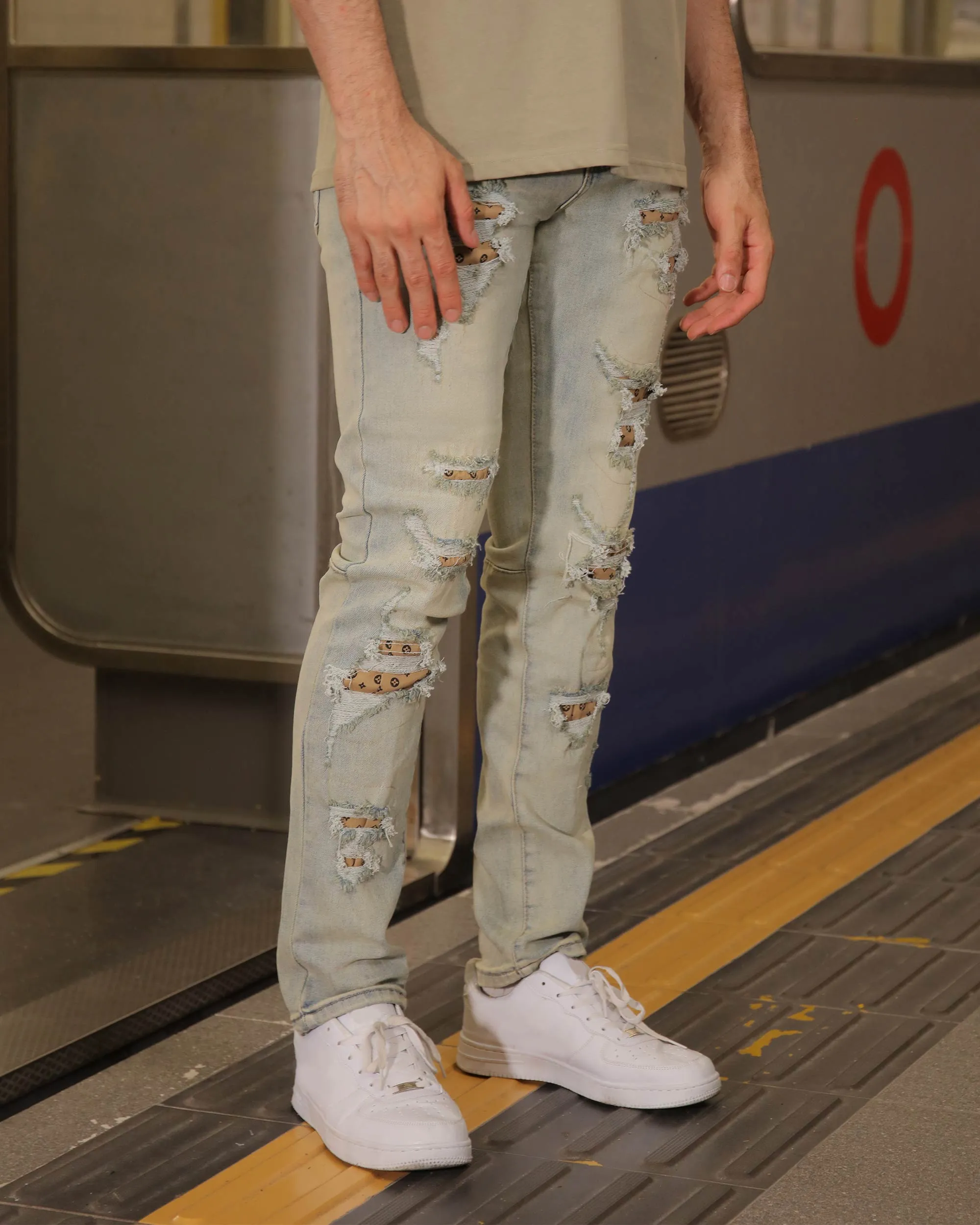 Distressed Ripped Blue Jeans with Vintage Charm-Mexico Local Delivery