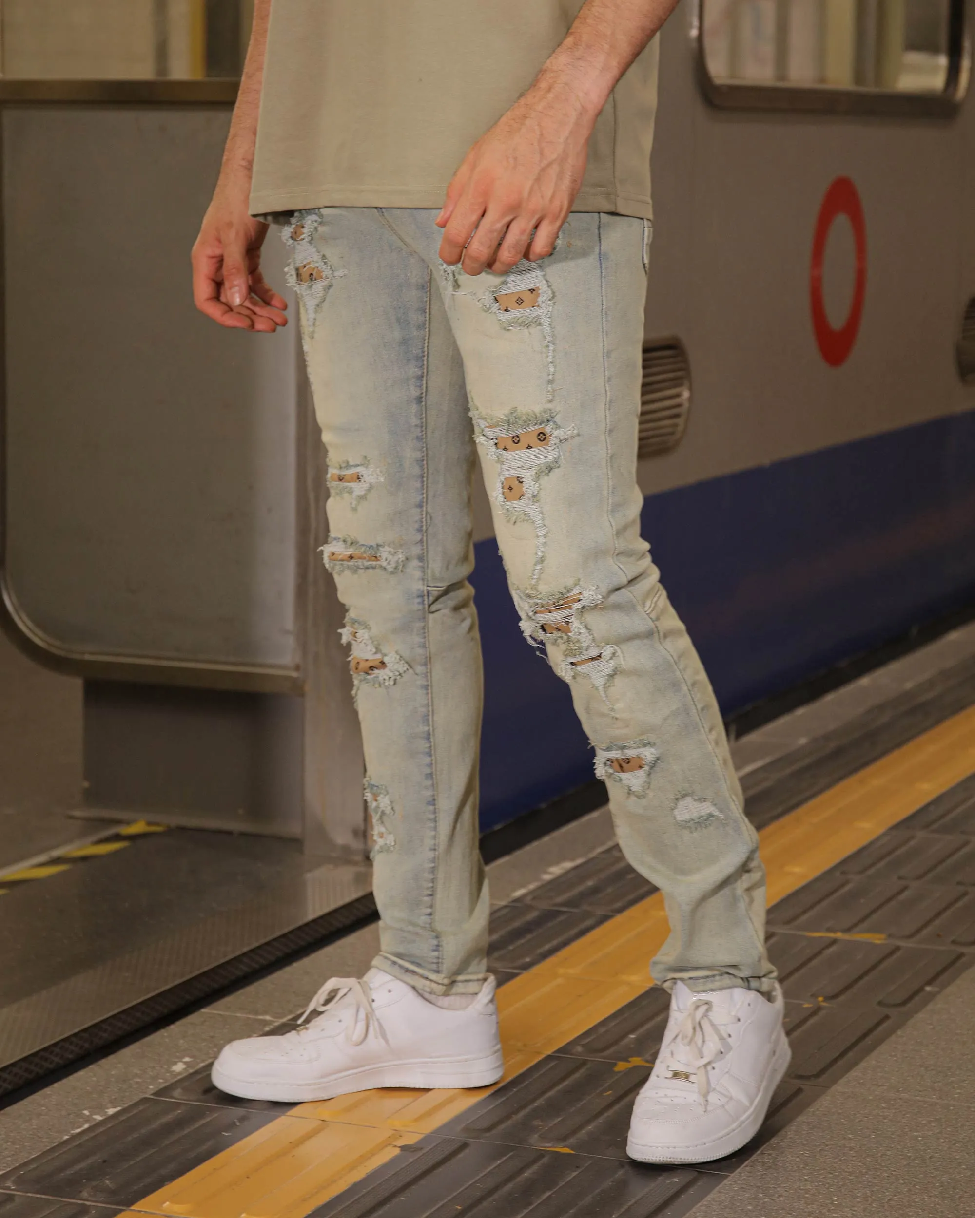 Distressed Ripped Blue Jeans with Vintage Charm-Mexico Local Delivery