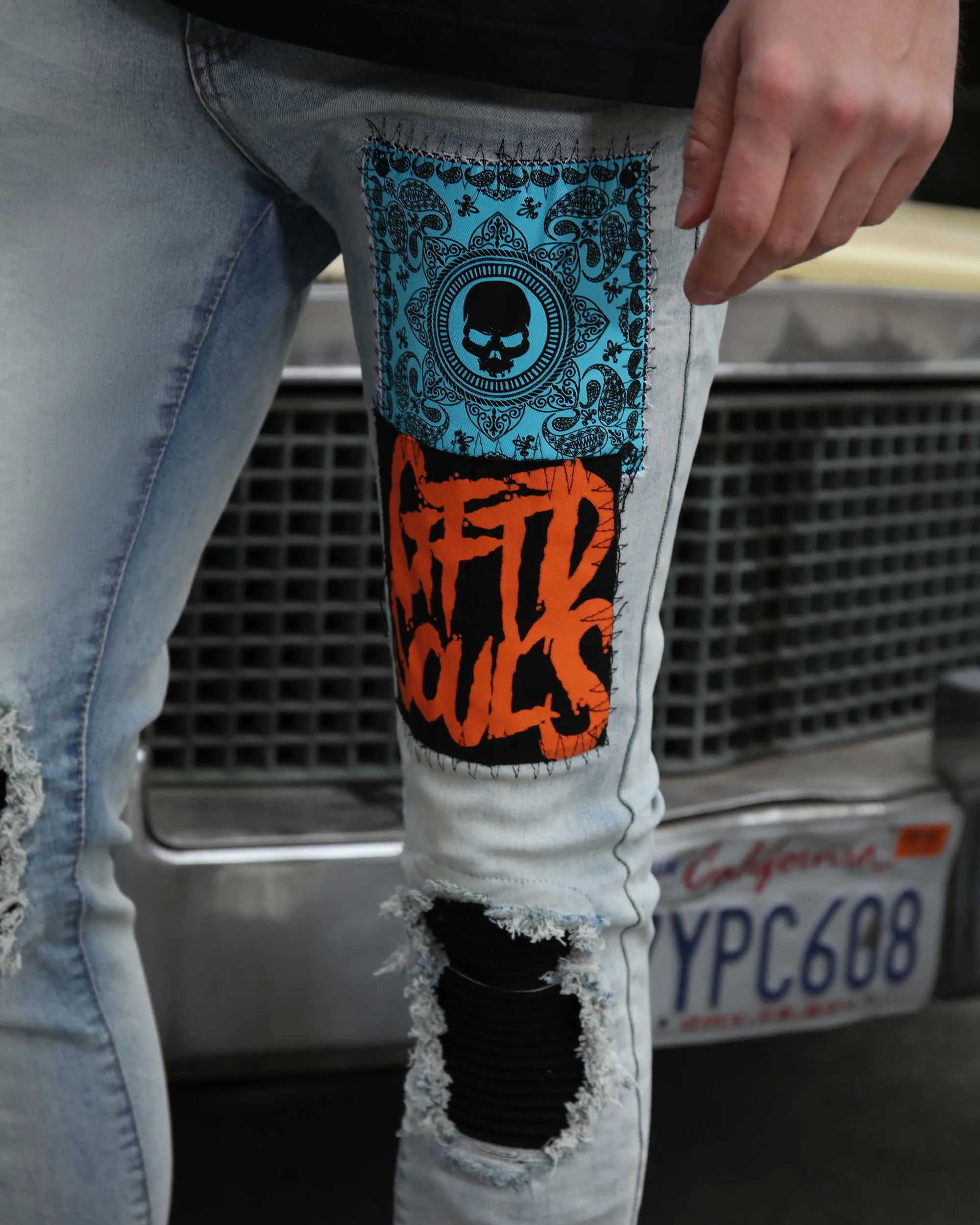 Light Wash Slim Fit Blue Jeans with Graffiti Patch-Mexico Local Delivery
