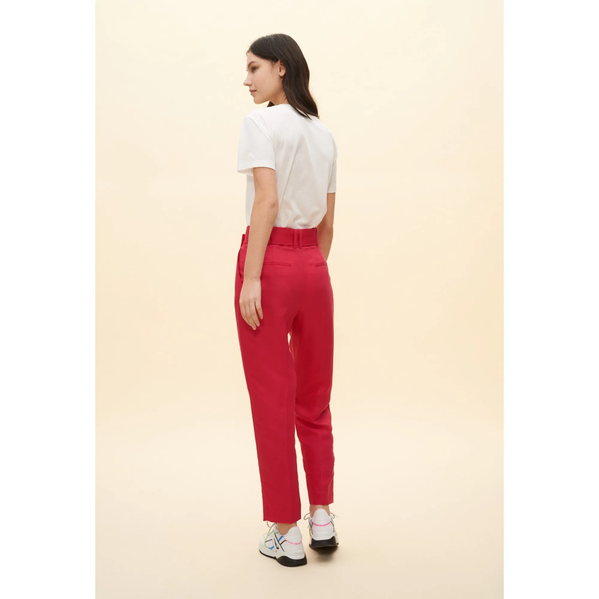 Women Fuchsia Tailored-Fit Belted Trousers - Fuchsia